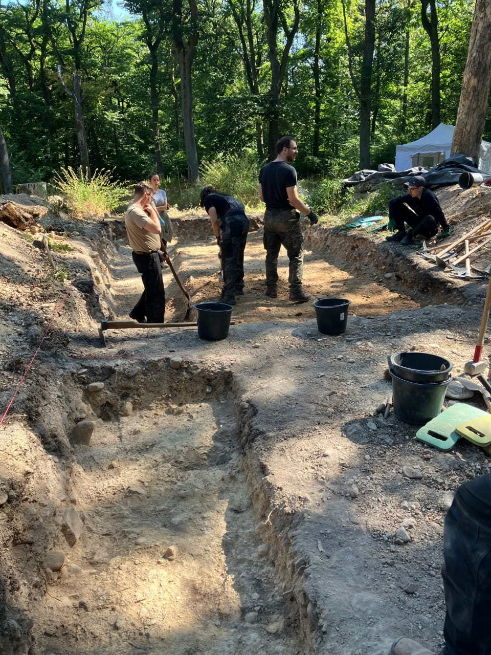 6,000-year-old burial mound in Germany yields new clues to its lost central tomb