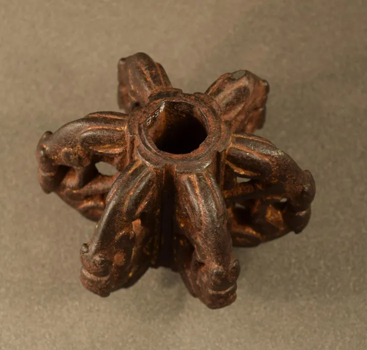 Mace-head (with bears' heads). Made of cast iron; traces of gilding. - Bilinmiyor