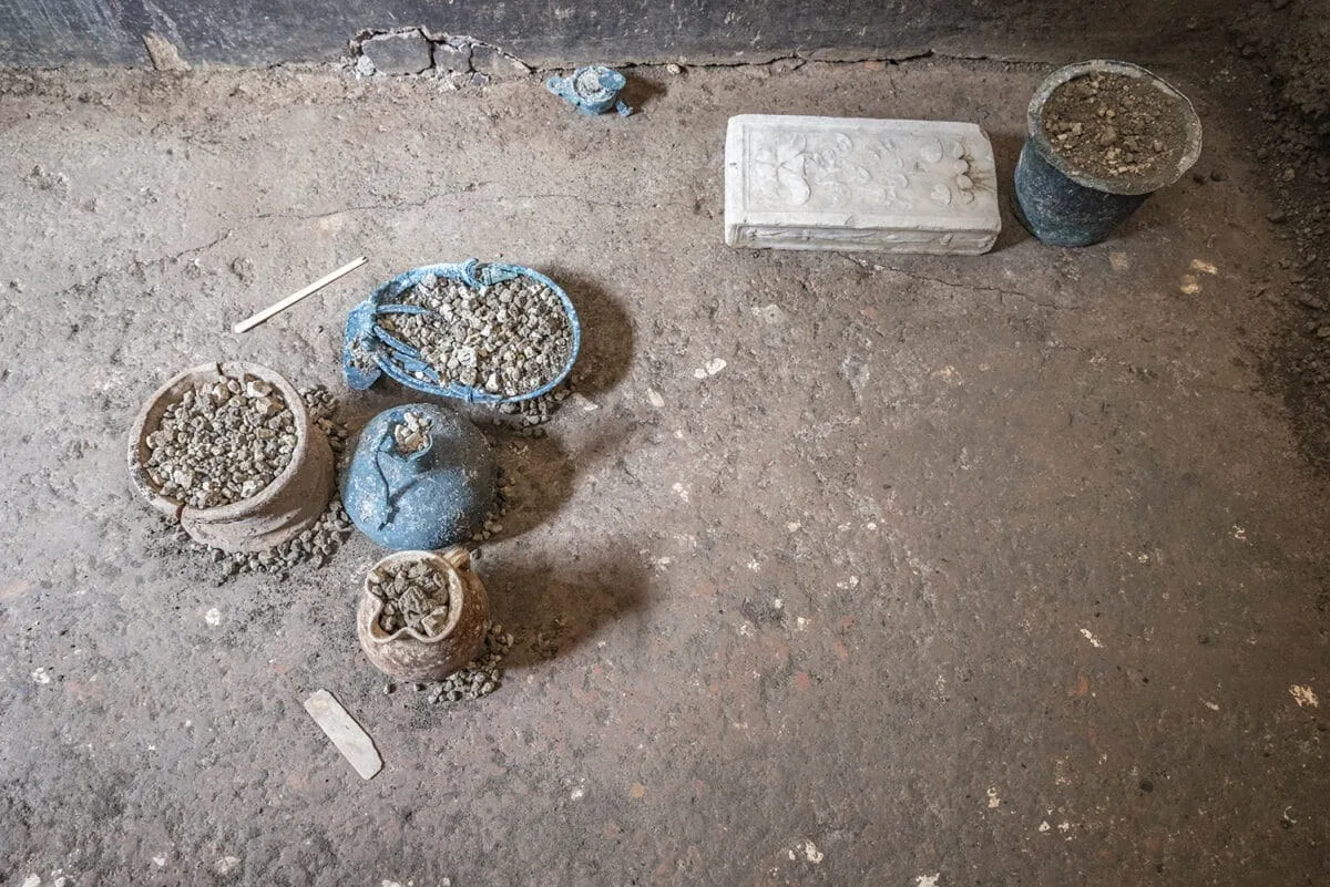 Pompeii wardrobe found untouched since 79 CE holds a woman's keepsakes, coins, and two mice